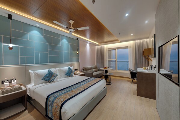 Club Sky View Room | ตู้นิรภัยในห้องพัก, โต๊ะทำงาน, ผ้าม่านกันแสง, เตารีด/โต๊ะรีดผ้า