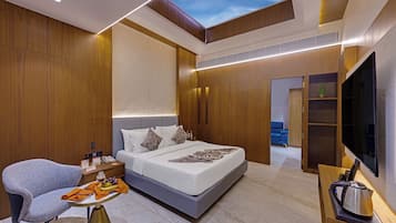 Club Sky View Room | In-room safe, desk, blackout curtains, iron/ironing board