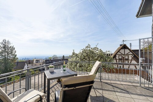 Fewo-Taunus Panoramic View – Modern Apartment with Terrace near Frankfurt
