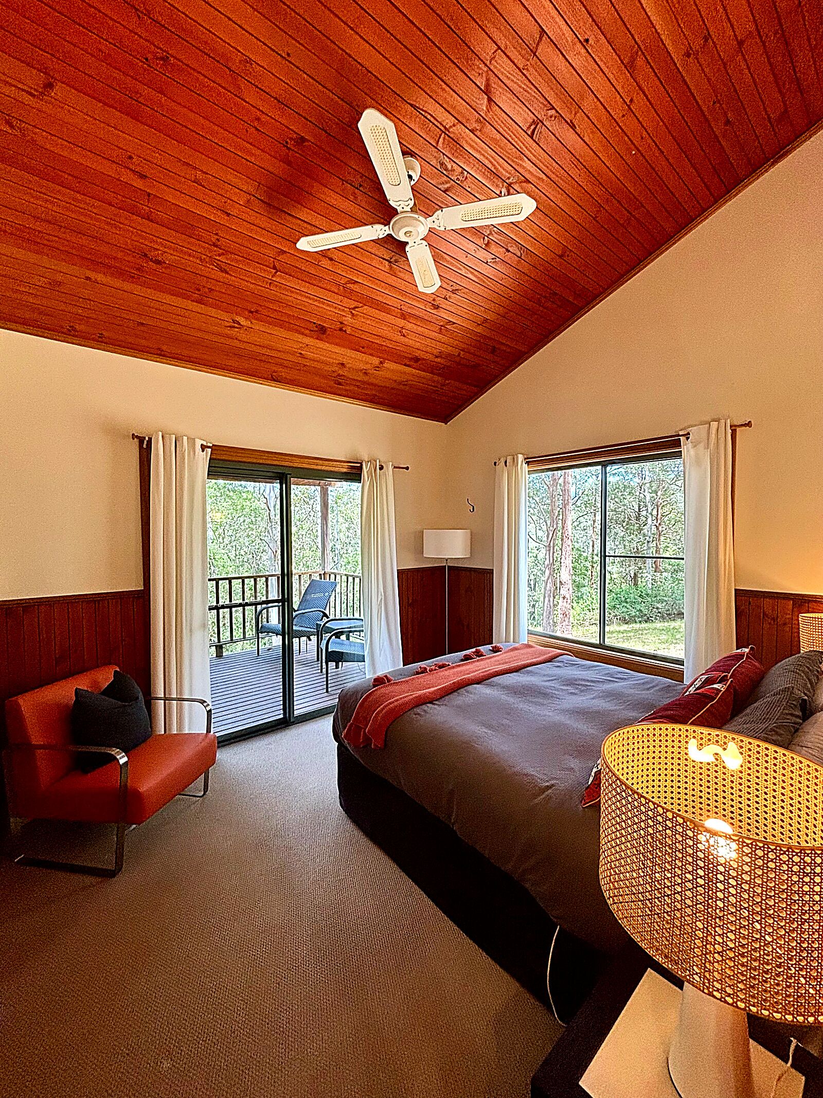 Deluxe Cabin, 1 Queen Bed, Kitchenette, Garden View | Premium bedding, down comforters, pillowtop beds, individually decorated