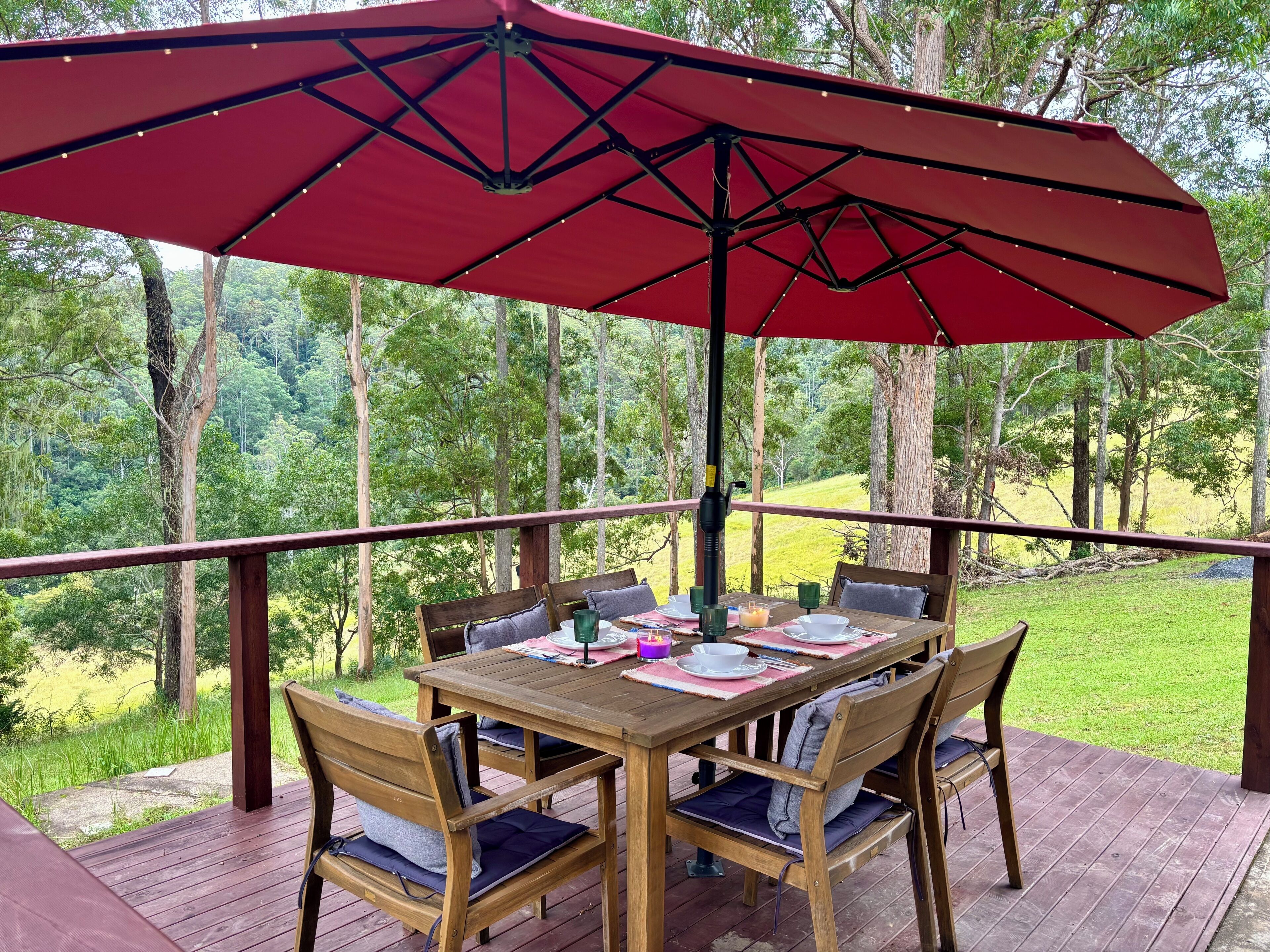 Mini-fridge, microwave, oven, stovetop