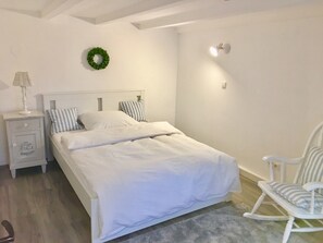 2 bedrooms, iron/ironing board, WiFi, bed sheets - Apartment 'Snug' with Wi-Fi (Neuenstein)