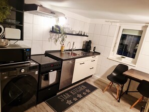 Kühlschrank, Ofen, Herdplatte, Geschirrspüler