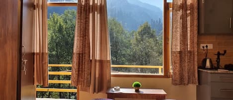 Perhehuone | Äänieristys