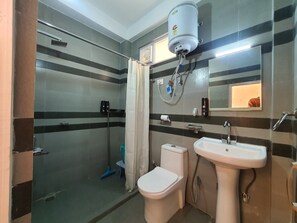 Family Room | Bathroom - Alooma Valley View Stays (Manali)