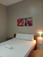 Standard Double Room | Desk