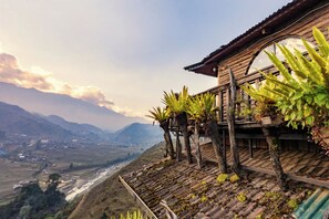 View from room - Muong Hoa River View Hotel (Sa Pa)