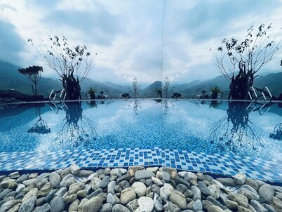 Muong Hoa River View Hotel