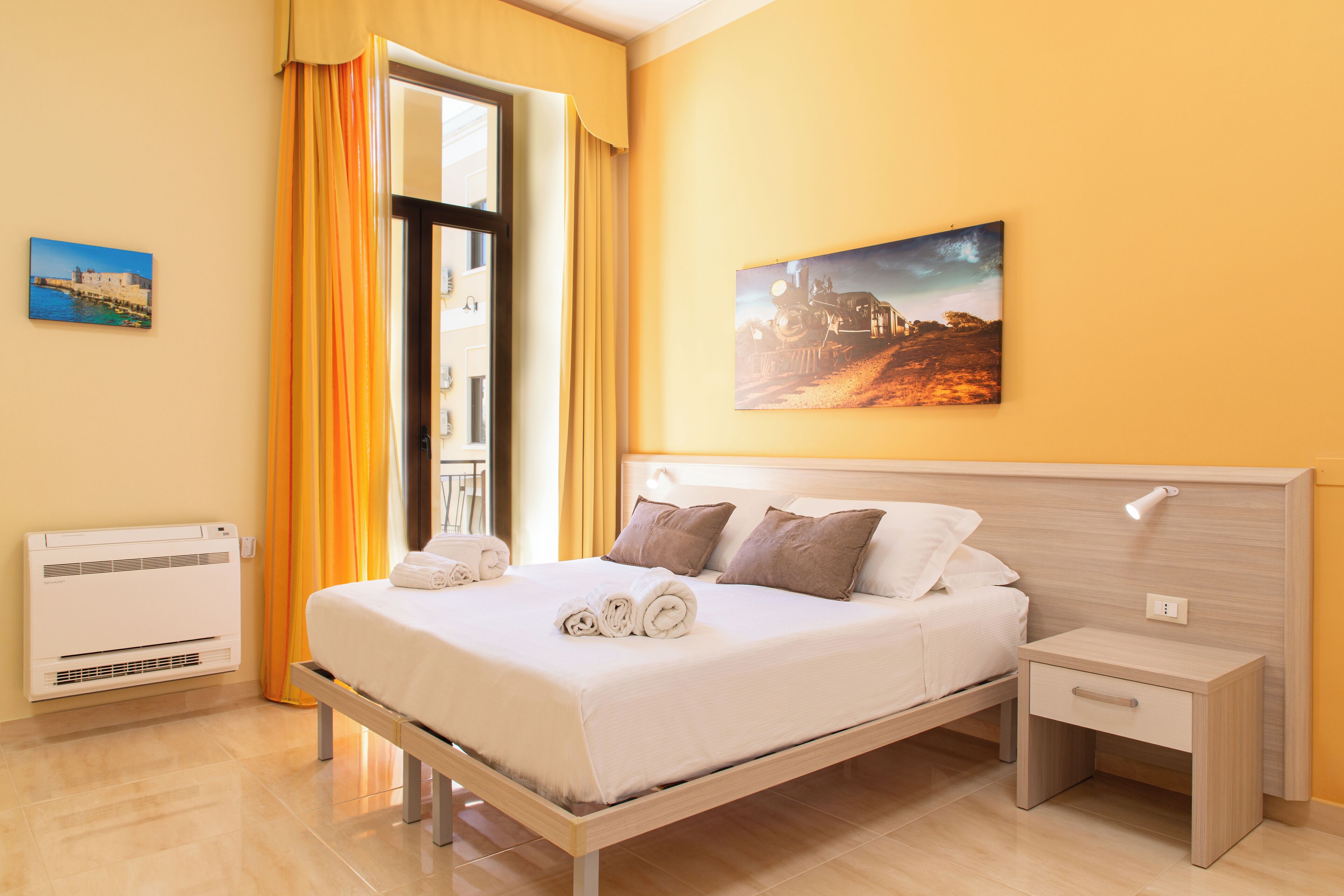 Phòng 3 Deluxe, ban công | Minibar, két bảo mật tại phòng, bàn, bàn ủi/dụng cụ ủi quần áo 