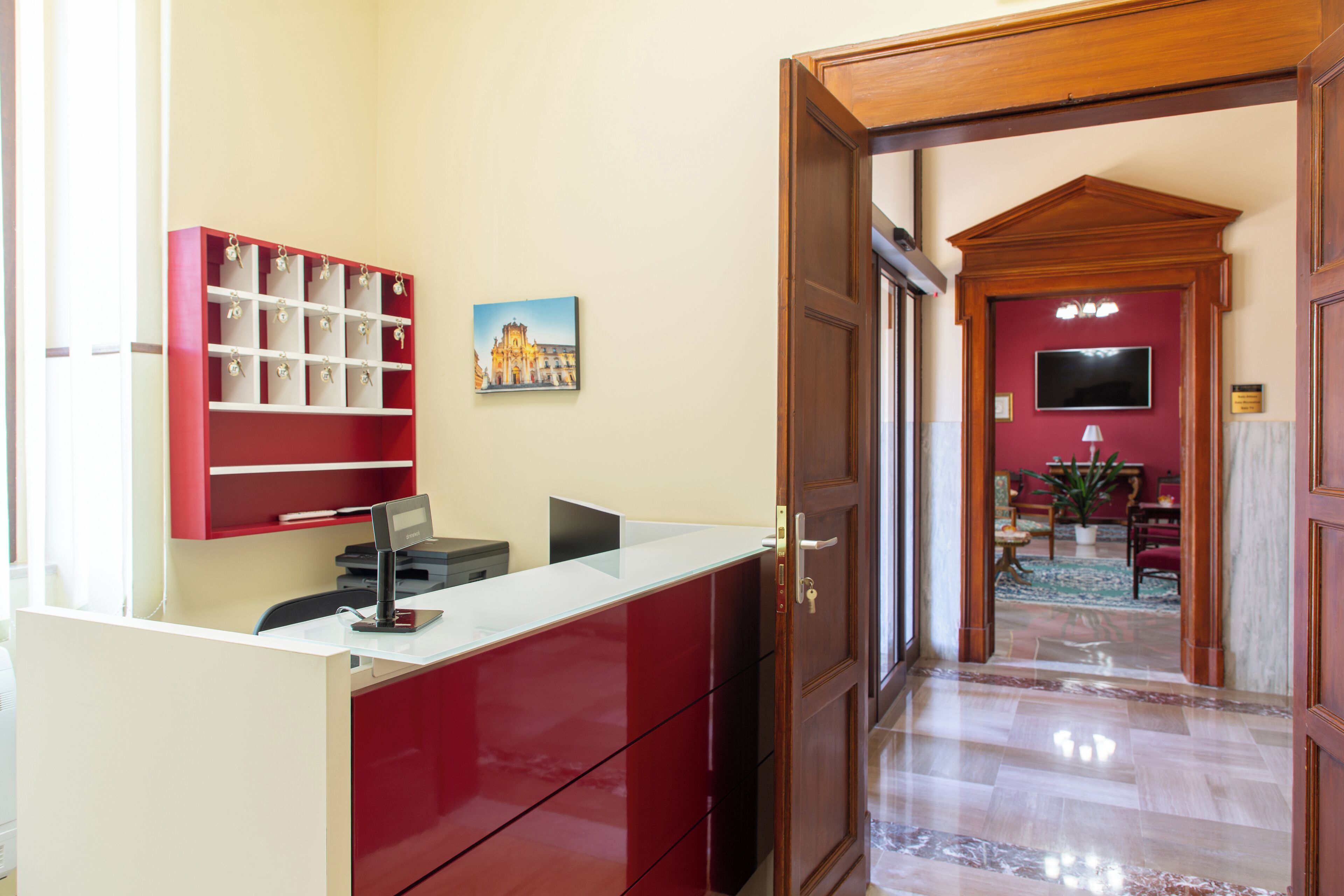 ฝ่ายต้อนรับ