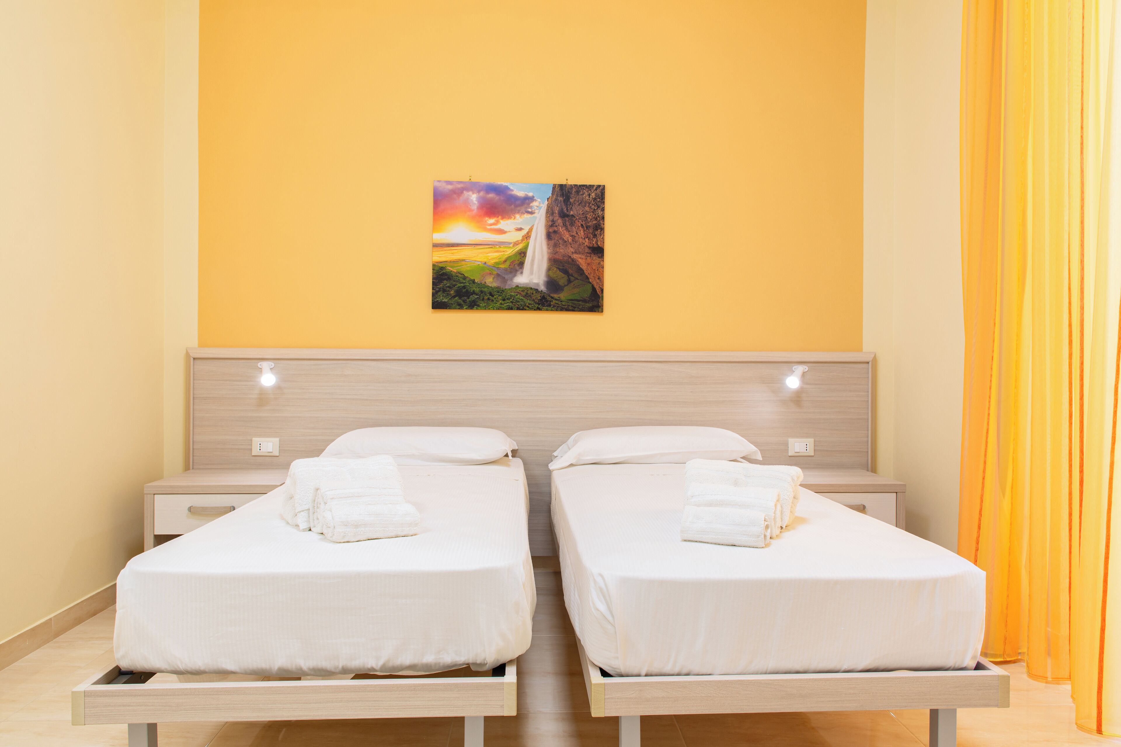 Deluxe Double or Twin Room, Balcony | Minibar, in-room safe, desk, iron/ironing board