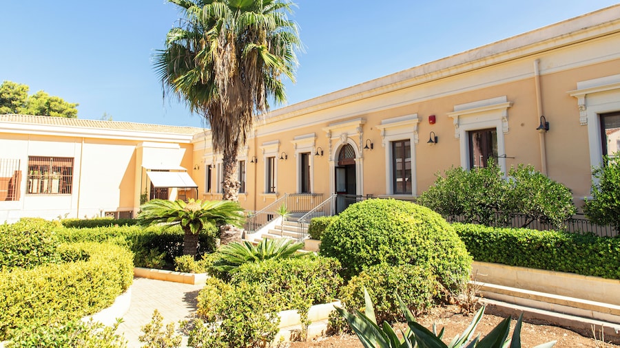 Syraka Hotel LR Collection