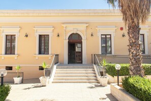 Bagian depan properti