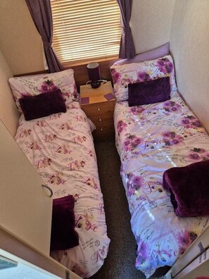3 bedrooms, individually decorated, individually furnished, free WiFi - Southview Holiday Park - Holiday Accommodation 22166 (Skegness)