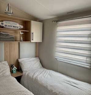 3 dormitorios, decoración individual, mobiliario individual