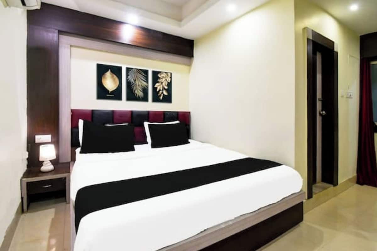 Hypo-allergenic bedding, desk, soundproofing, free WiFi