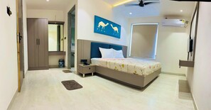 Habitación de lujo doble, vistas a la ciudad | Caja fuerte, sistema de insonorización, wifi gratis