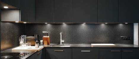 Micro-ondes, four, lave-vaisselle