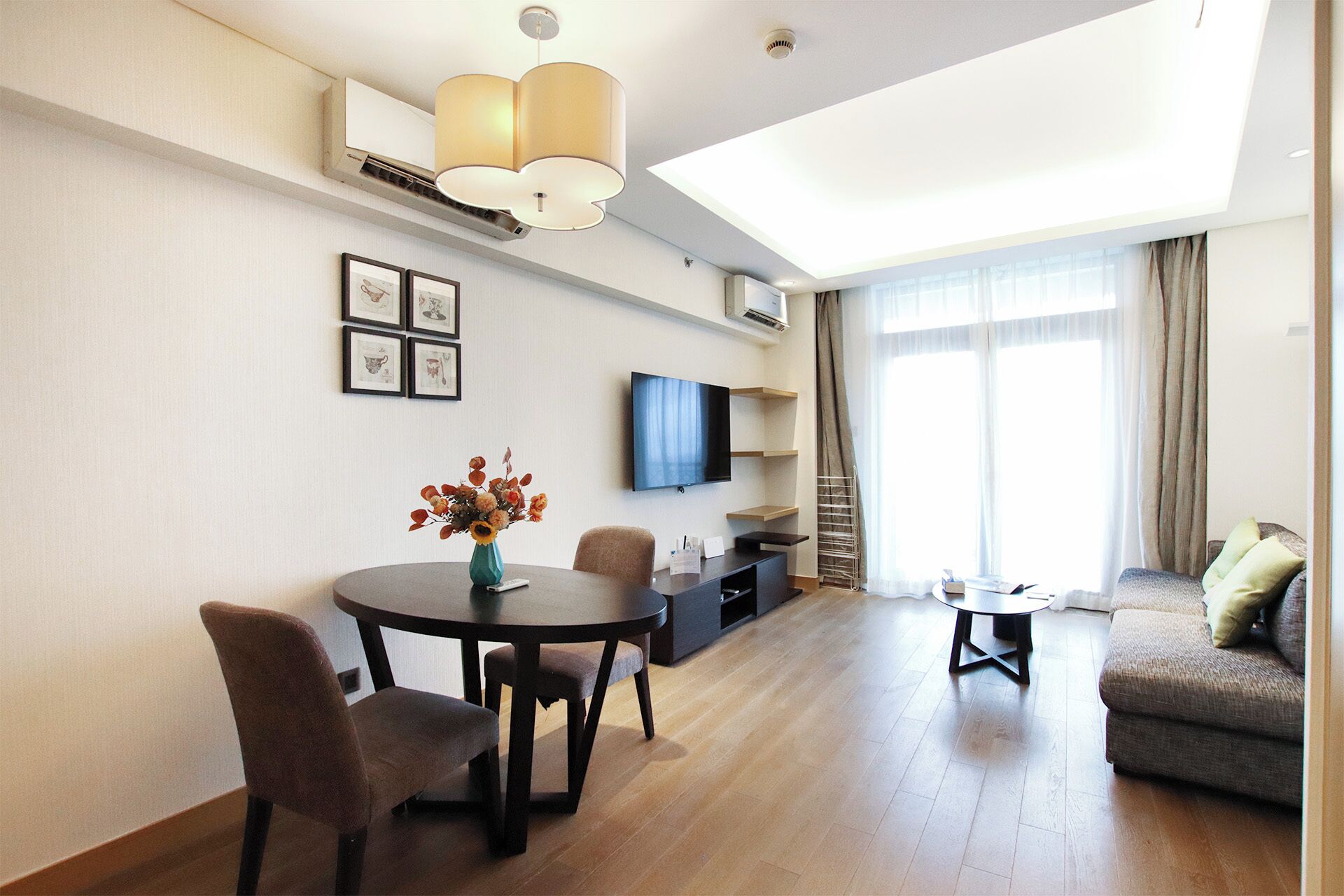 Superior Apartment, 1 Bedroom, Kitchen, City View | Living room | Smart TV