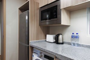 Superior Apartment, 1 Bedroom, Kitchen, City View | Private kitchenette