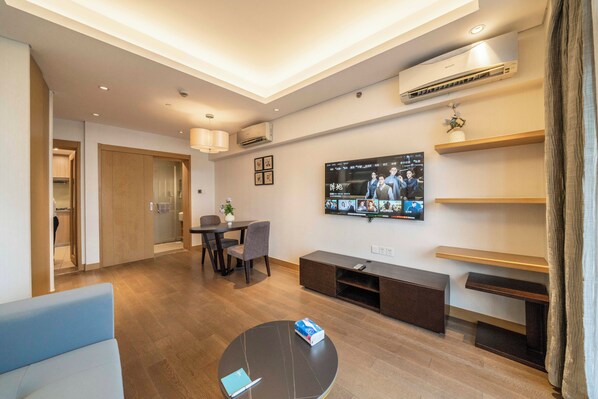 Departamento, 1 habitación, cocina, vista a la ciudad | Sala de estar