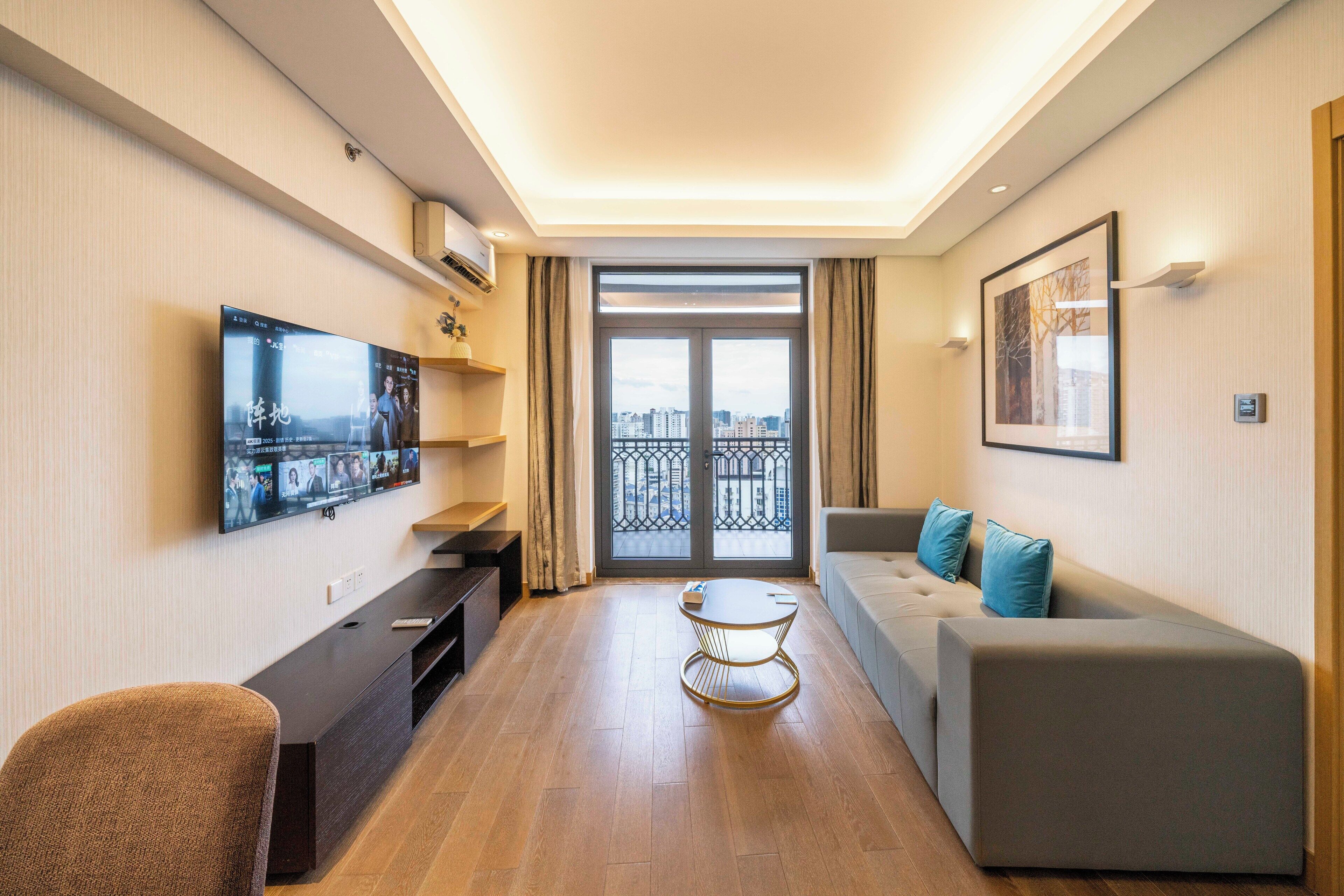 Apartment, 1 Bedroom, Kitchen, City View | Living room