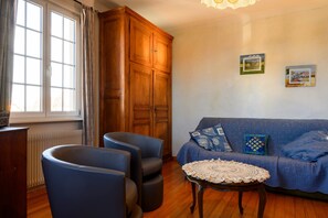 TV - Guest Room 'À L'ancienne Boulangerie - Épeautre' (Elsenheim)