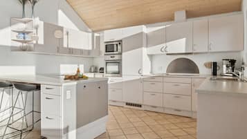 Réfrigérateur, micro-ondes, lave-vaisselle