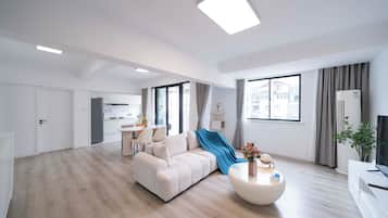 Superior Apartment, 2 Bedrooms, City View | Living room