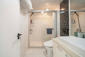 Superior Apartment, 2 Bedrooms, City View | Bathroom | Slippers