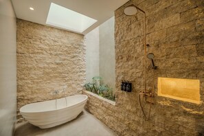 Suite with bathtub and jungle view | Badezimmer