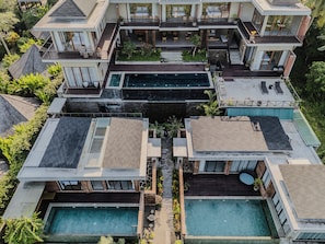 2 piscinas externas