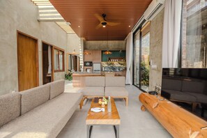 Two bedroom villa with private pool and jungle view | リビング エリア