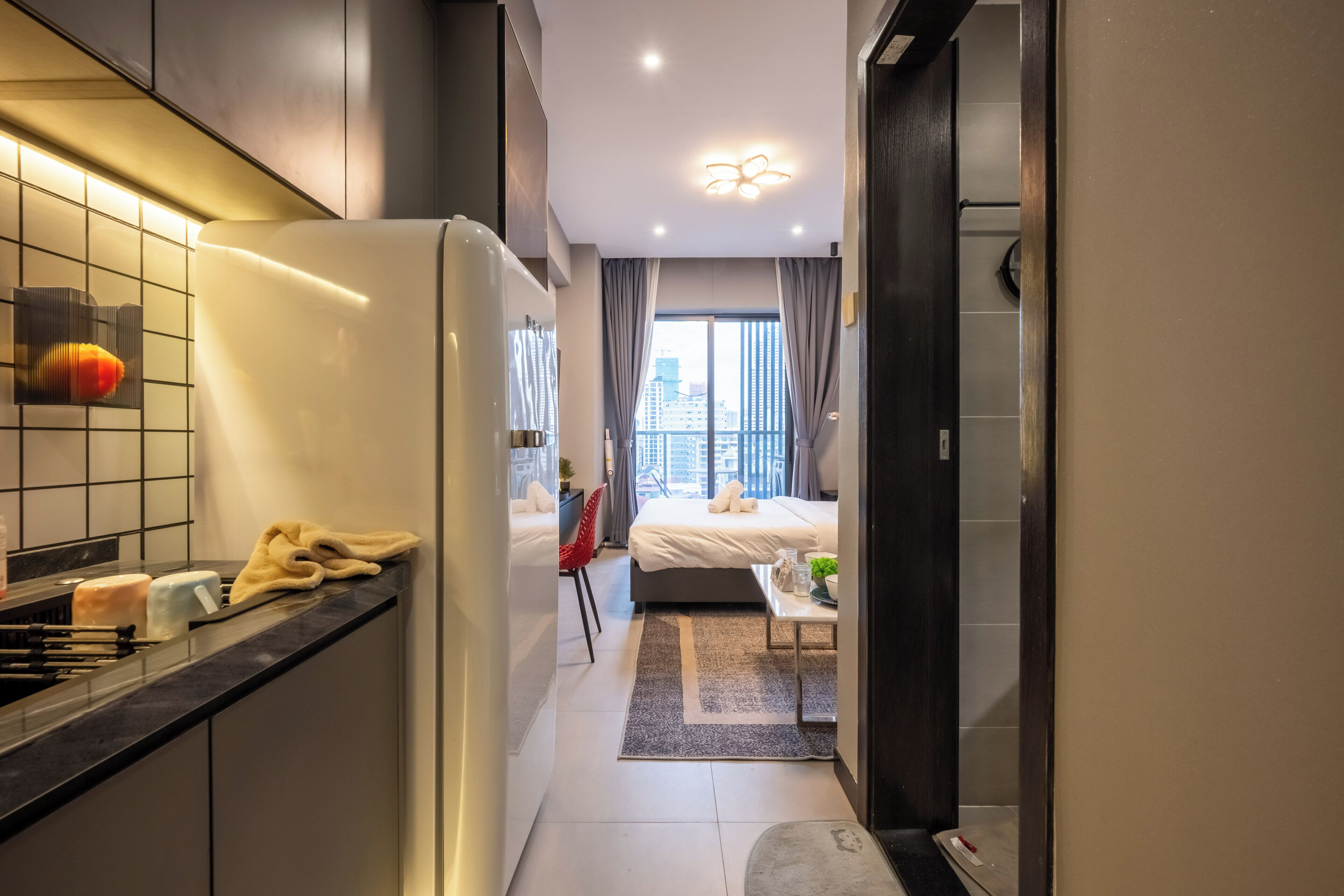 Basic Studio | Private kitchen | Fridge, stovetop