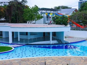 Piscine extérieure