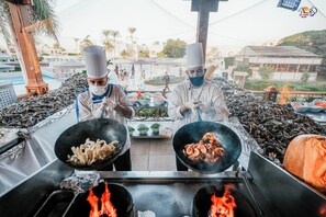 Outdoor dining - Ali Baba Palace Resort - Families and Couples Only  (Hurghada)
