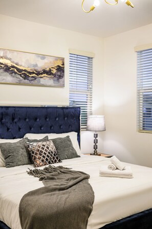 6 habitaciones, tabla de planchar con plancha, wifi y ropa de cama 