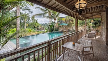 Vila standard | Terraço/pátio