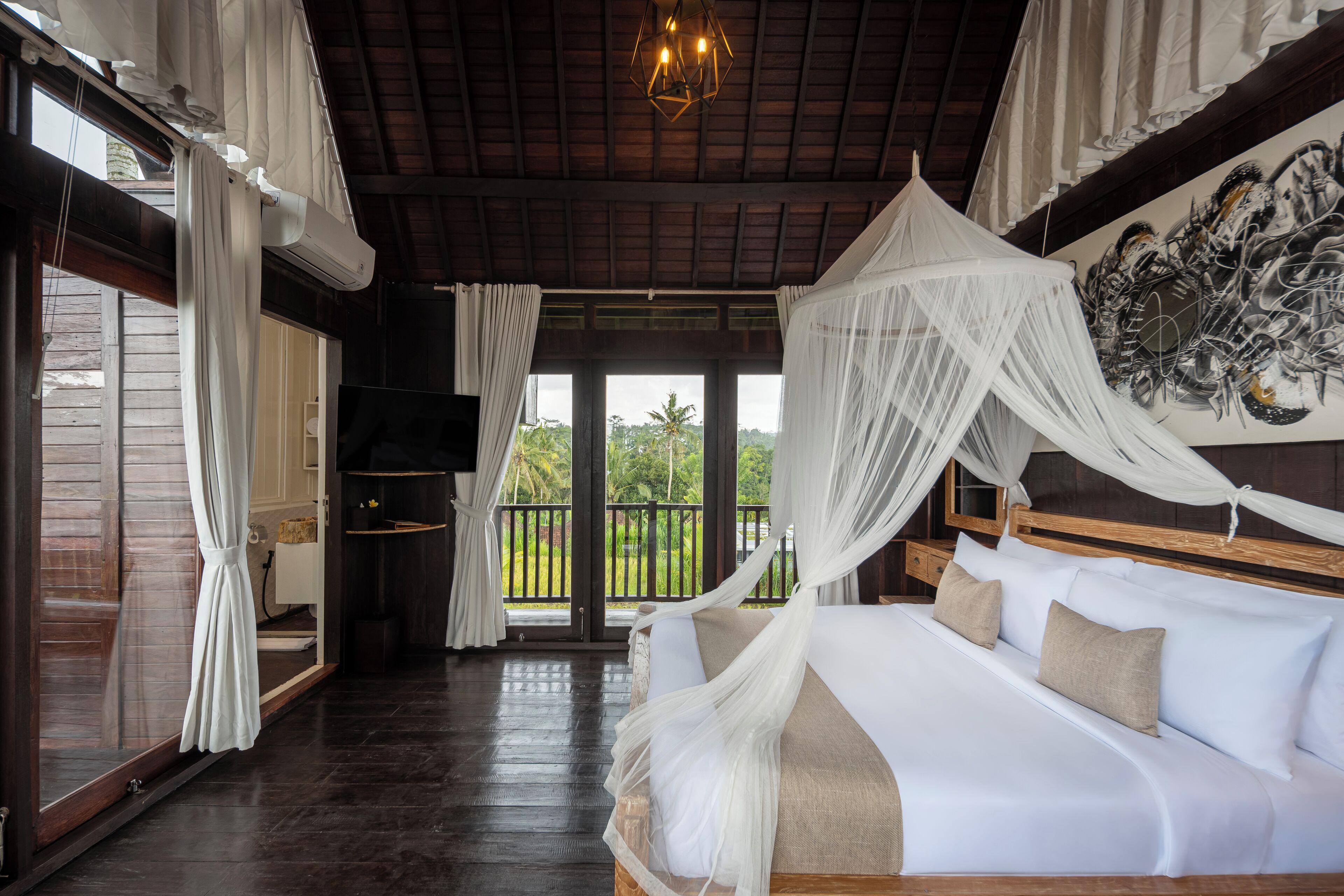 Klassieke studio suite, balkon | Een bureau, gratis wifi