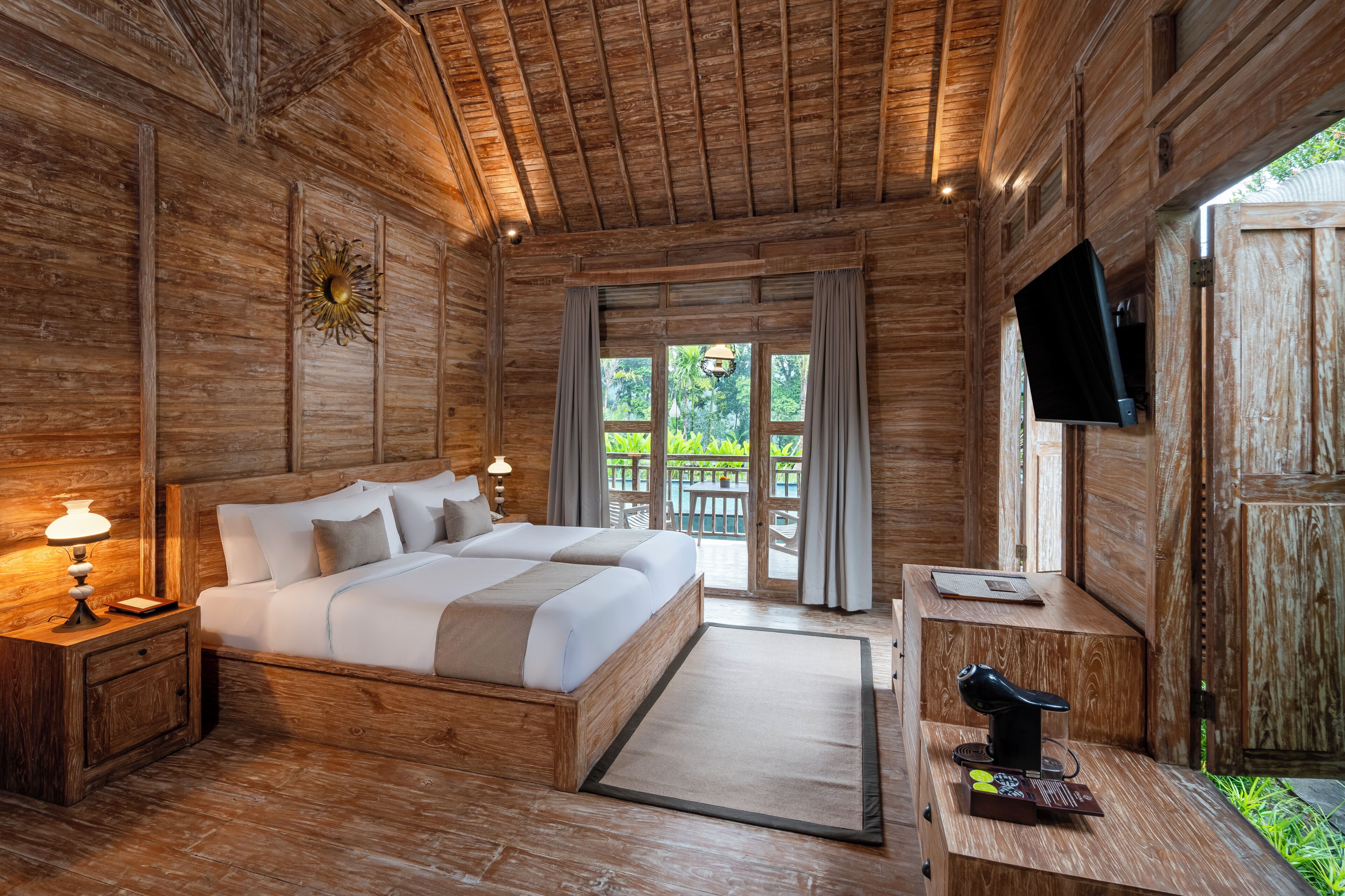 Minibar con artículos gratuitos, wifi gratis y ropa de cama 