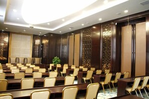 Unclassified image, 3 of 40, button - Yushui Hotel (Shahe)