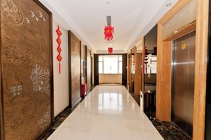 Unclassified image, 5 of 40, button - Yushui Hotel (Shahe)