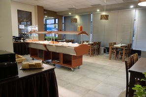 Dagelijks ontbijtbuffet (CZK 290 per persoon)