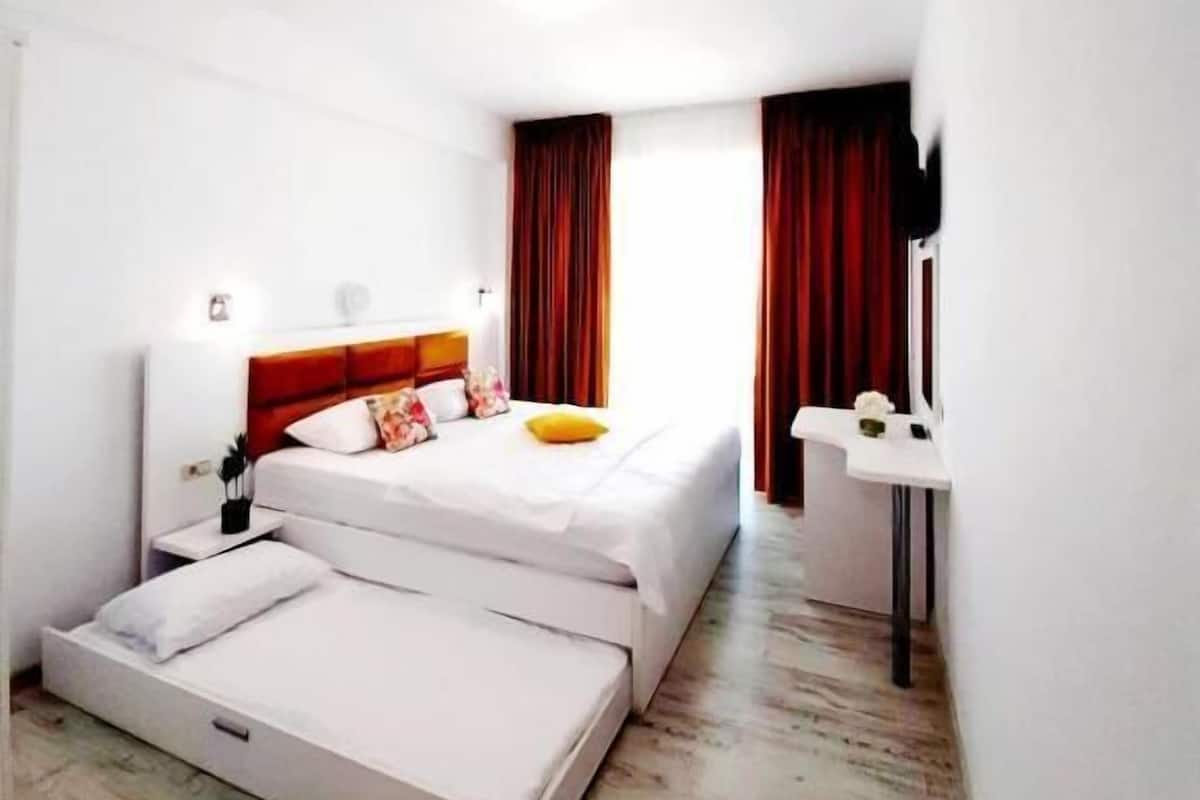 Triple Room, Sea View | Wi-fi percuma 