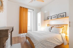 3 soverom, strykejern/-brett, wi-fi og sengetøy