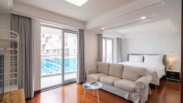 Superior Apartment, 1 Bedroom, Kitchen, City View | Living room