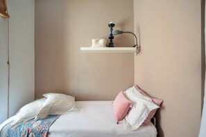 4 chambres, fer et planche à repasser, Wi-Fi gratuit, draps fournis