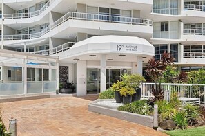 المنشأة من الخارج