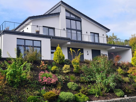 Exterior. Modern vacation apartment in a quiet location