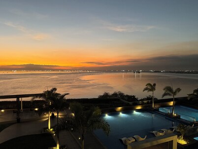 Luxurious European Style Penthouse Modern Apart ment Cross City of Dreams OKADA SOLAIRE MOA Airport